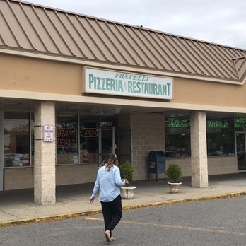 Fratelli's Pizzeria - Pizza Near Me - Bay Shore, New York