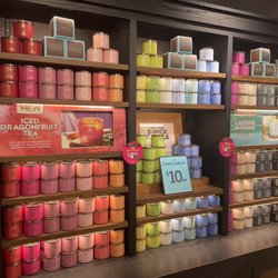 Bath & Body Works - 3-wick candles