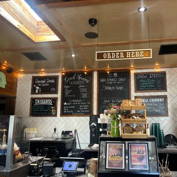 Brody's Restaurant - Inside - Barbeque Near Me - Sacramento, California