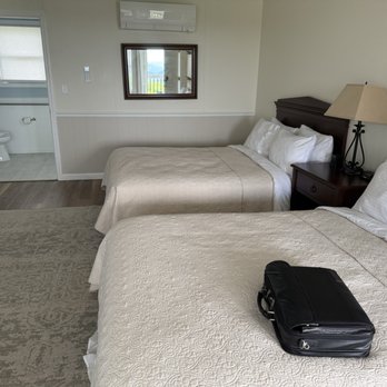 Blue Vista Motor Lodge - Handicap accessible room - Hiking Near Me - Florida, Massachusetts