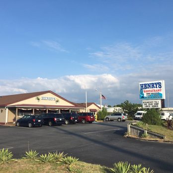 Henry's Restaurant - American Near Me - Kill Devil Hills, North Carolina