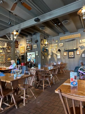 CRACKER BARREL OLD COUNTRY STORE - Updated July 2025 - 97 Photos & 67