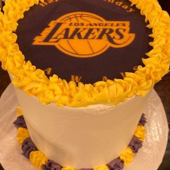 Cake Bash Studio - Bakeries Near Me - Lake Balboa, California Cake Bash Studio - Bakeries Near Me - Lake Balboa, California