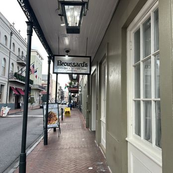 Broussard's Restaurant & Courtyard - Seafood Near Me - New Orleans, Louisiana Broussard's Restaurant & Courtyard - Seafood Near Me - New Orleans, Louisiana