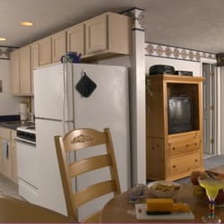 InnSeason Resorts Surfside - Kitchen and living room