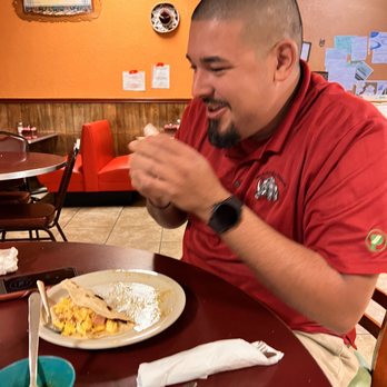 Mi Rancho Alegre Mexican Restaurant - Oooooh that taco gunna get it. - Mexican Near Me - San Antonio, Texas