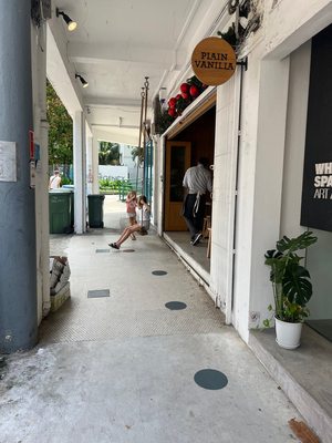 Plain Vanilla Tiong Bahru by null