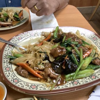 Asian BBQ & Noodle - Stir fried noodles w/ sauce - Chinese Near Me - Las Vegas, Nevada