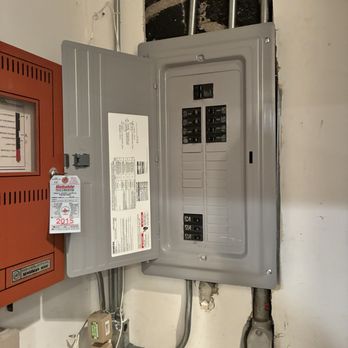 No Static Electricity - New upgraded panel box - Electricians Near Me - Bellwood, Illinois No Static Electricity - New upgraded panel box - Electricians Near Me - Bellwood, Illinois
