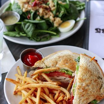 1885 Grill - Ooltewah - Club Sandwich & Spinach Salad - New American Near Me - Collegedale, Tennessee 1885 Grill - Ooltewah - Club Sandwich & Spinach Salad - New American Near Me - Collegedale, Tennessee