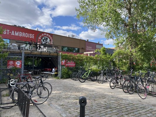 Terrasse St-Ambroise by null