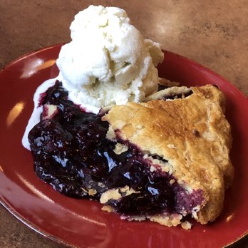 Linn's Restaurant - Olallieberry pie, heated ala mode - American Near Me - Cambria, California