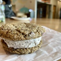 Cake Bar - Cookies and Cream