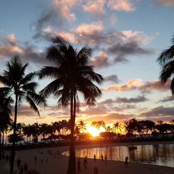 Bali Oceanfront - Seafood Near Me - Honolulu, Hawaii