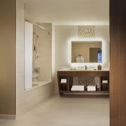 The Westin Dallas Downtown - Double Guestroom Bath