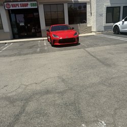 The Vape Lounge - Idiot who drives this car