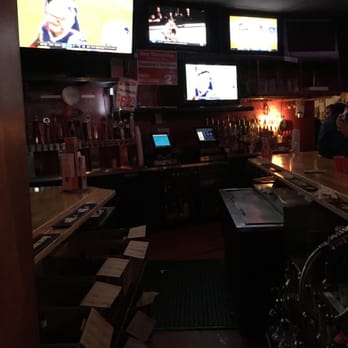 Slick Willie's - Lots of TVs - Sports Bars Near Me - Tonawanda, New York