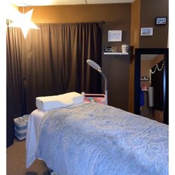 Sparkle Lash And Skin - Massage bed