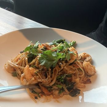 Yard House - Sweet & Spicy Shrimp Noodles - New American Near Me - Tucson, Arizona