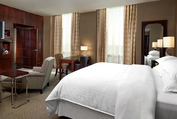 Sheraton Suites Calgary Eau Claire by null