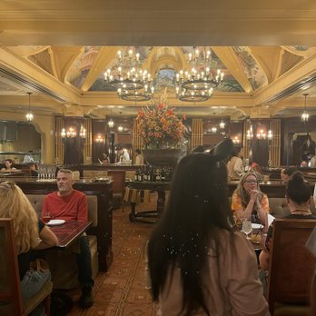 Carthay Circle Restaurant - New American Near Me - Anaheim, California