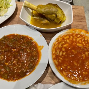 Sindbad Kebab & Grillhaus - Braised Lamb Shank, Okra with Tomato Sauce, White Beans - Fast Food Near Me - Munich, BY