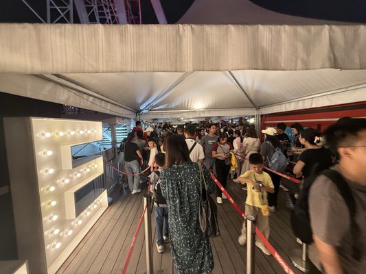 Hong Kong Observation Wheel by null