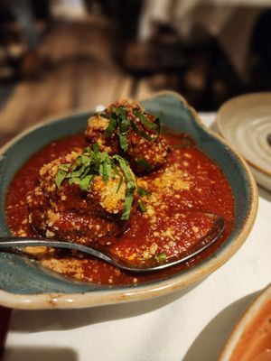 Viaggio Restaurant Chicago by null