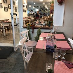 Trattoria Italia - Dining areaoutside