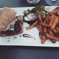 Chai d'Ornon - Burger de canard, oignons confits et crème de cèpes