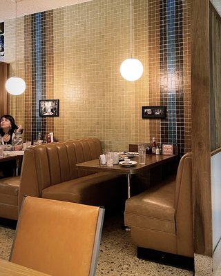 Clark Street Diner by null