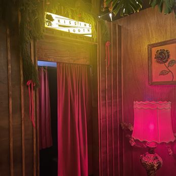 LaVerne's - Kissing booth - Bars Near Me - Portland, Oregon