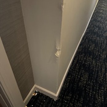 Ondemand Movers USA - Damaged wall - Movers Near Me - Chicago, Illinois