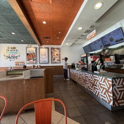 La Tia Tacos & More - Inside
