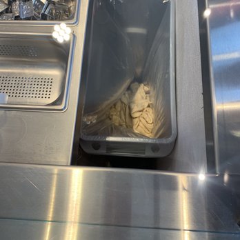 Blaze Pizza - Waste of dough - Pizza Near Me - Fresh Meadows, New York
