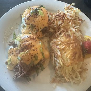 1898 Public House - Short rib Benedict - Cocktail Bars Near Me - Spokane, Washington