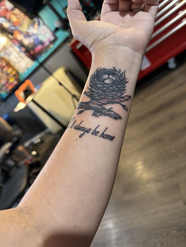 301 Tattoo & Piercing Logo