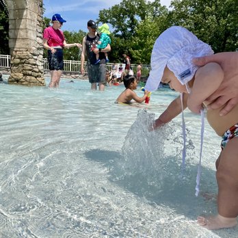 Minnehaha Park - Wabun park splash pad - Parks Near Me - Minneapolis, Minnesota Minnehaha Park - Wabun park splash pad - Parks Near Me - Minneapolis, Minnesota
