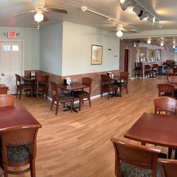 Three Bridges Cafe (inside dining area) Three Bridges Cafe (inside dining area)