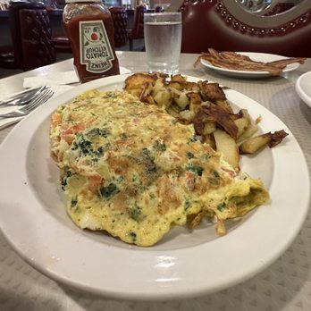 Latham '76 Diner - Greek omelet and hashed potatoes, side of bacon - Diners Near Me - Latham, New York