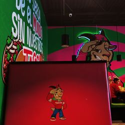 Tacos Los Hermanos - Inside