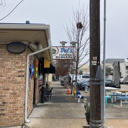 Del's Charcoal Burgers