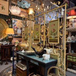 Vintage Marche - It's a Good Friday and it's going to be a great weekend at Vintage Marche and The Buzz . First Dibs tonight from 4-8 is sold out however we