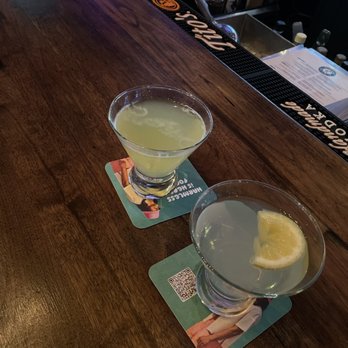 Standard Bar & Grill - Lemon drop martini - American Near Me - Chicago, Illinois Standard Bar & Grill - Lemon drop martini - American Near Me - Chicago, Illinois