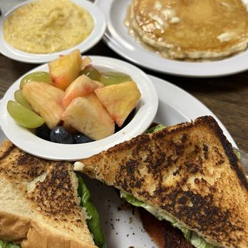 Shep's Grill - A healthy brunch does a body good - American Near Me - Washington, North Carolina Shep's Grill - A healthy brunch does a body good - American Near Me - Washington, North Carolina