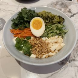 Tofu and meat sauce rice noodle