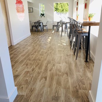 Flaky Crust Pies - Seating area - Desserts Near Me - Norton, Massachusetts