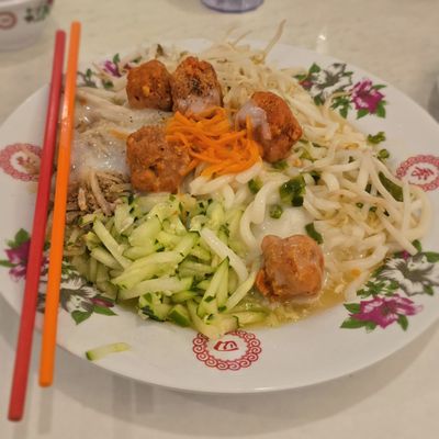 A Dong Restaurant by null