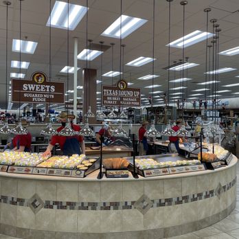 Buc-ee's - Gas Stations Near Me - Melissa, Texas
