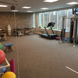 Momentum Physical Therapy - Clinic at our Gainesville location.
